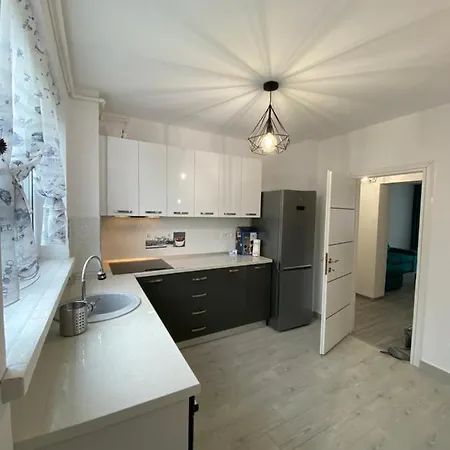 Апартаменти Apartament Afi Brasov Centru Civic